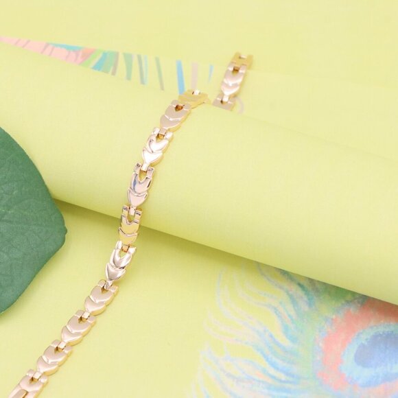 "Elegant Rose Gold Heart-Link Bracelet in Glossy Polished Finish, XPBL1091 - Picture 5 of 12